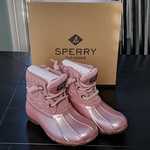 New Sperry Saltwater boot Blush little kids size 9